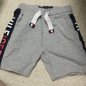 Tommy hilfiger shorts 3t